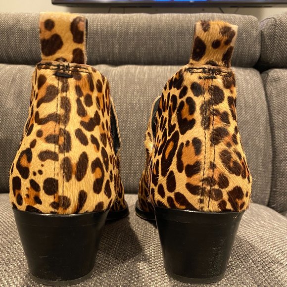 Dolce Vita Animal Print Sonni Booties 8 - Picture 2 of 4